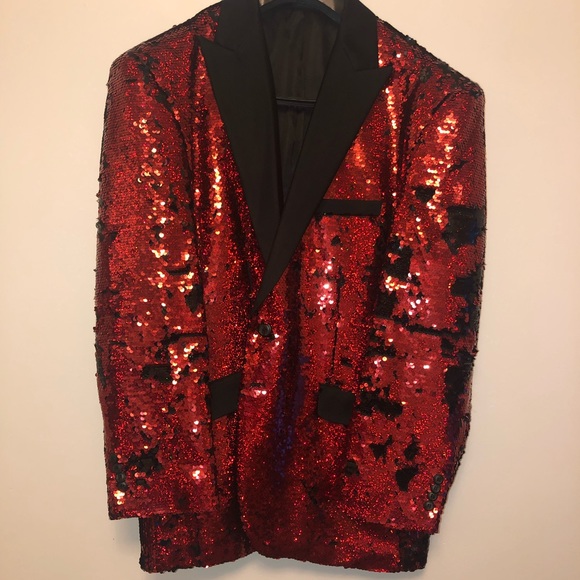 Suit - Picture 2 of 5